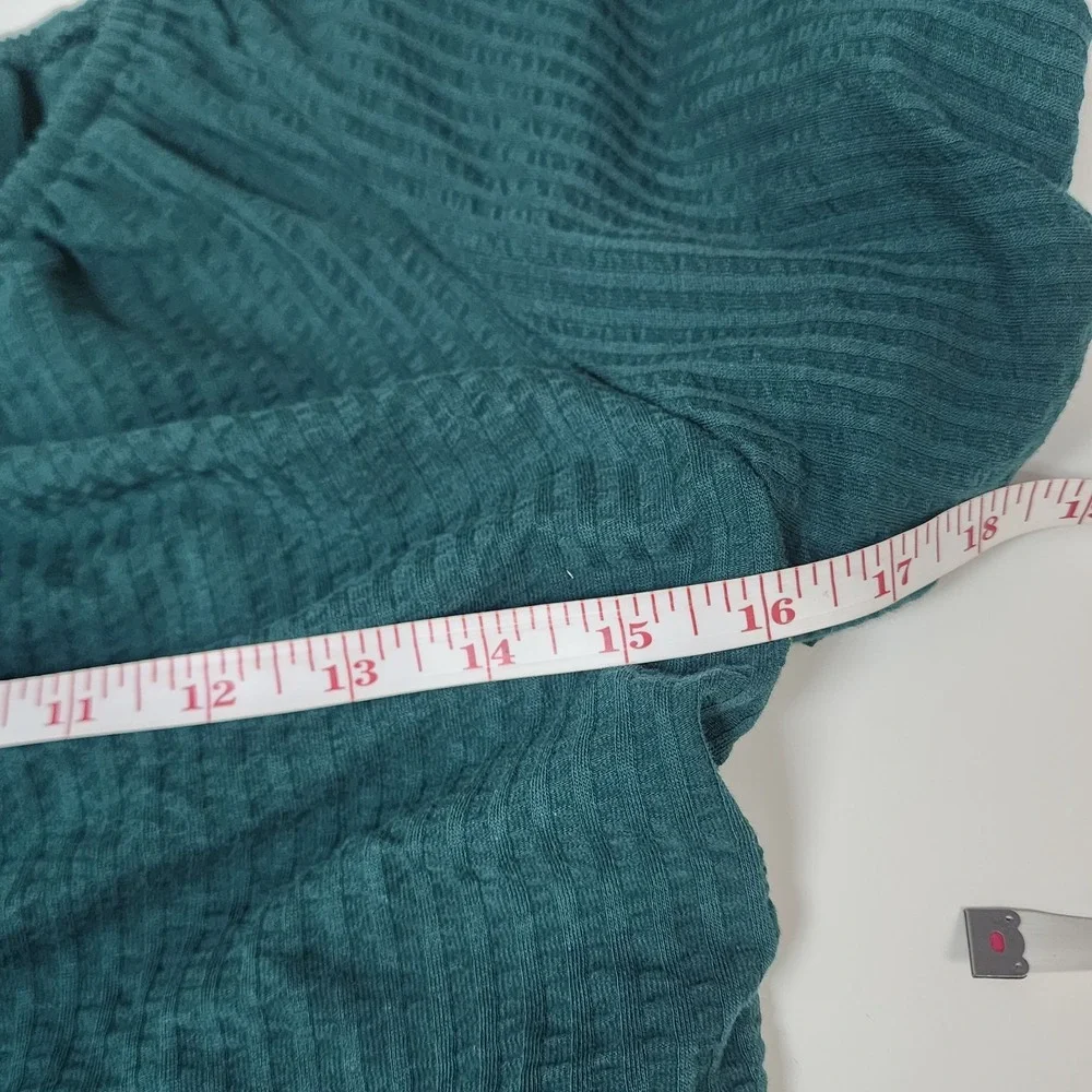 LOFT Ruched V Neck Top Women's M Green Puff Sleeve Ribbed Casual Minimalist
